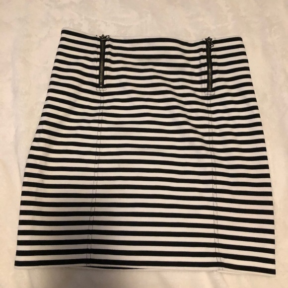 Sunday Best Skirt - Picture 2 of 3